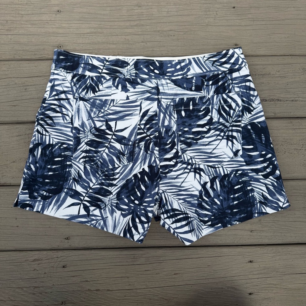 NWOT Spanx On-the-Go Tropical Print Shorts “4 in Navy Blue White size L - Picture 6 of 11